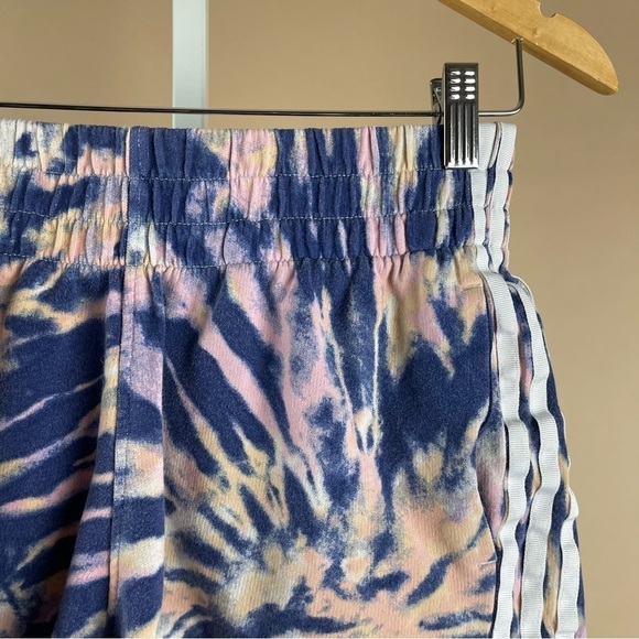 adidas Originals Small 3 stripe French terry shorts tie dye sporty casual - Picture 13 of 14